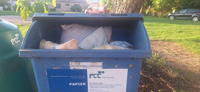 kontajner na&nbsp;papier